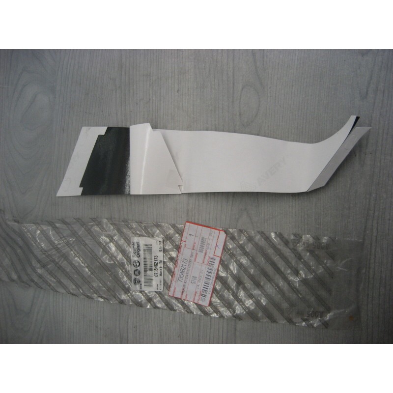 REVETEMENT GARNITURE AVANT GAUCHE FIAT ABARTH GRANDE PUNTO EVO  - EPA30