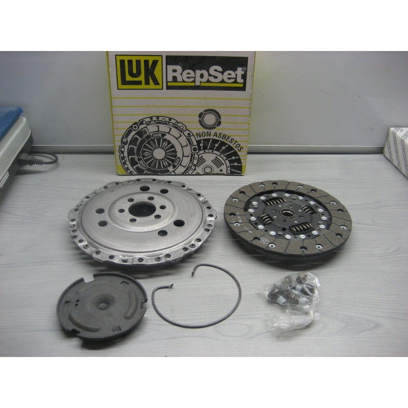 KIT EMBRAYAGE SEAT CORDOBA IBIZA 2 TOLEDO 1 VOLKSWAGEN GOLF 3 VENTO - EPA30