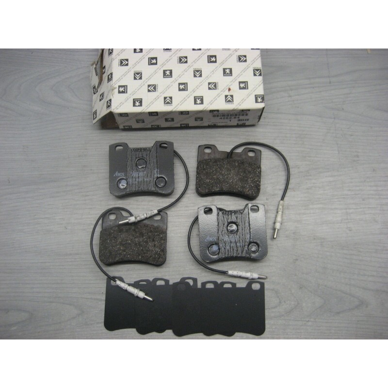 PLAQUETTES DE FREIN AVANT CITROEN SAXO PEUGEOT 106 - EPA30
