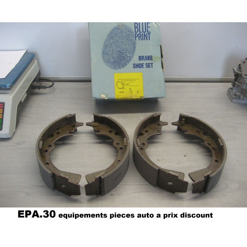 MACHOIRES DE FREIN CELICA CRESSIDA CROWN DYNA HIACE HILUX LAND CRUISER - EPA30