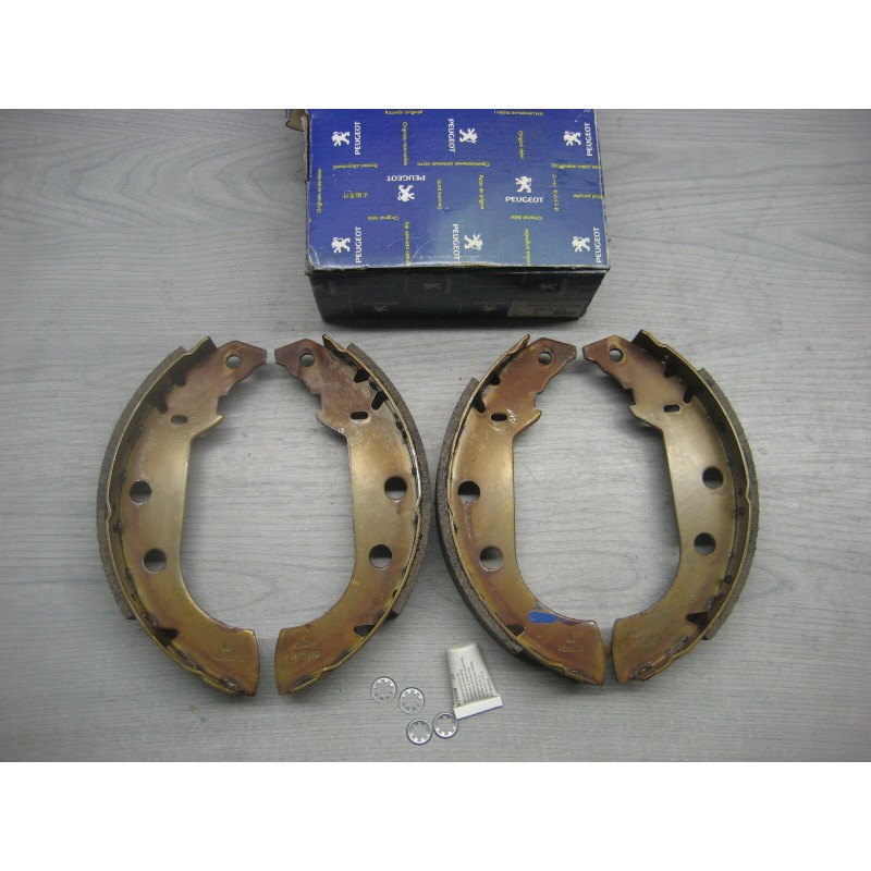MACHOIRES DE FREIN ARRIERE PEUGEOT 405 SERIE 1 ET 2  - EPA30
